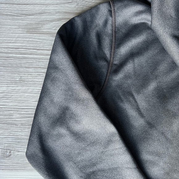 UNDER ARMOUR grey blue sweatshirt size S EUC - Picture 13 of 16